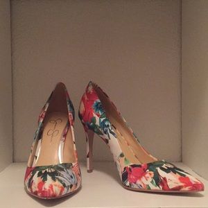 Jessica Simpson Floral Pumps